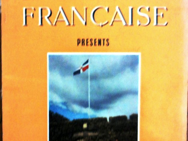 Revue Francaise A french magazine with text in english and with 74 pages. The size is 9.5 by 12 inches. En español Una revista francesa...
