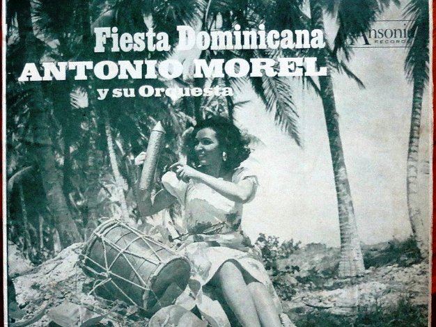 Fiesta Dominicana A LP record with 33 RPM, 10 inches, and with a good condition cover and vinyl. Un disco LP de 33 RPM, 10 pulgadas, y en...