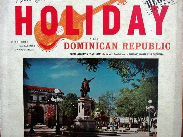 Holiday A LP record with 33 RPM, 10 inches, and with a good condition cover and vinyl. Un disco LP de 33 RPM, 10 pulgadas, y en...